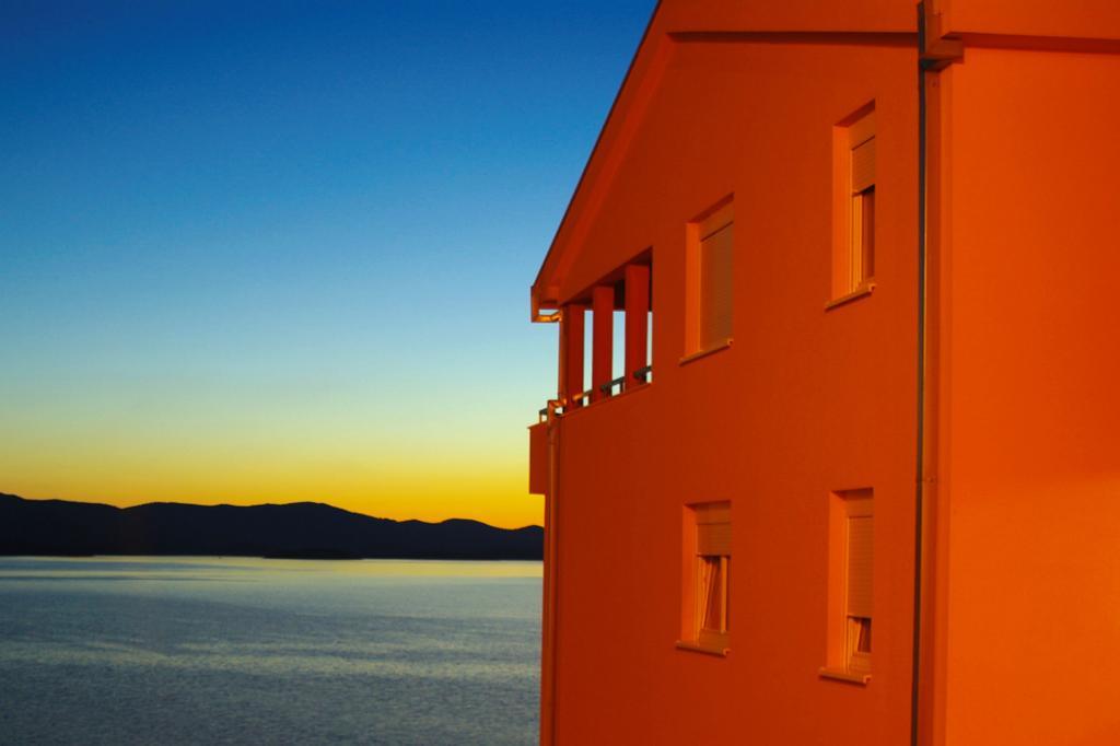Apartments Villa Dorida Komarna Cameră foto