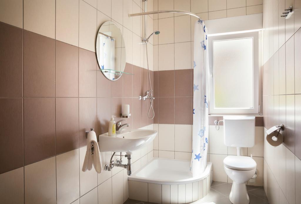 Apartments Villa Dorida Komarna Cameră foto