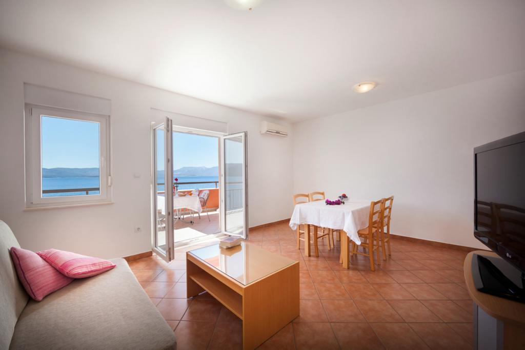 Apartments Villa Dorida Komarna Cameră foto